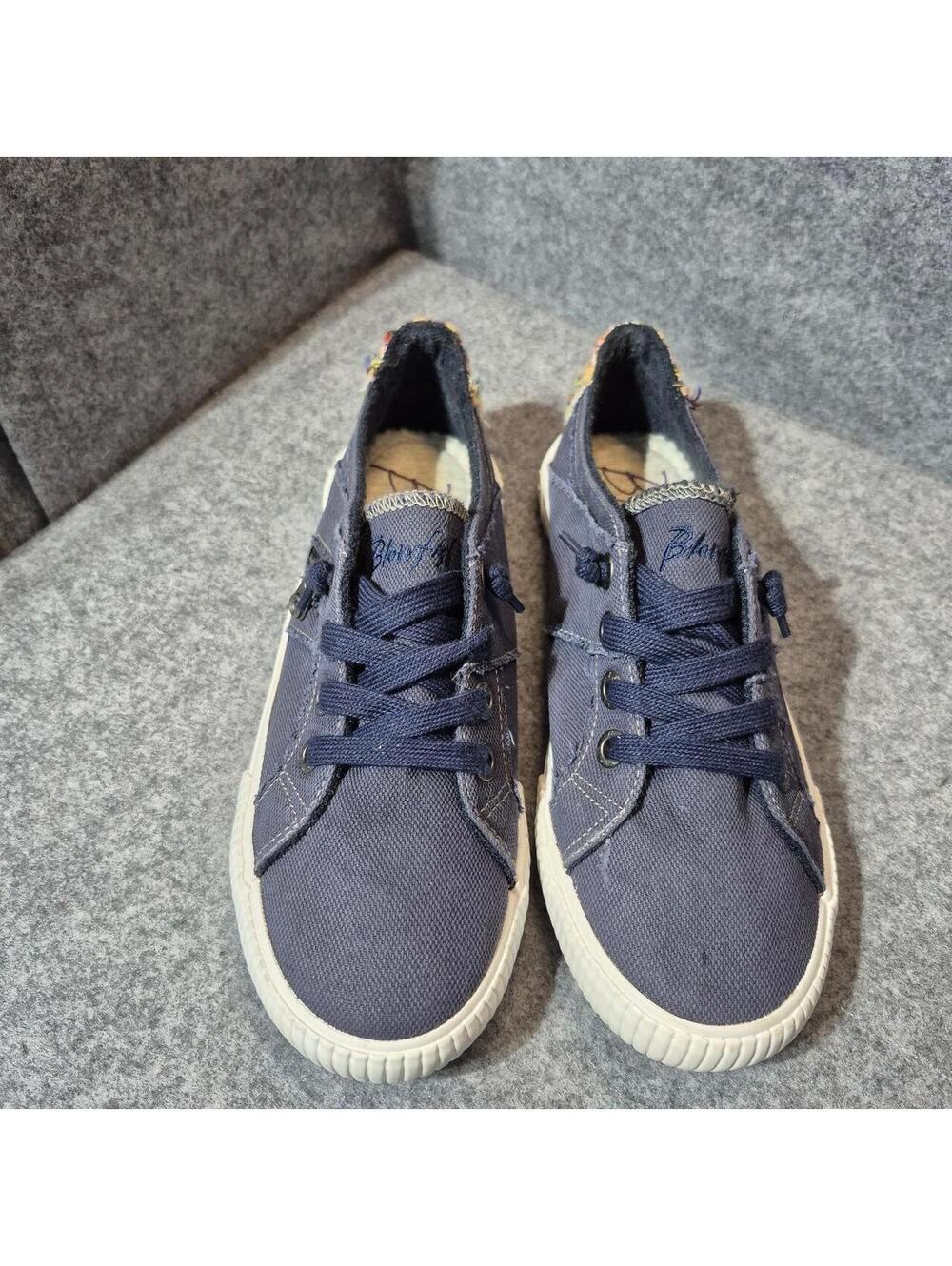 Blowfish Malibu navy blue canvas sneakers women's 8